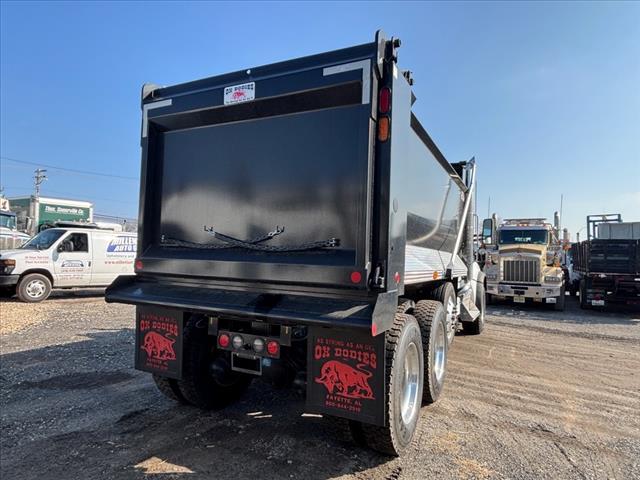 2025 Kenworth T880 Dump