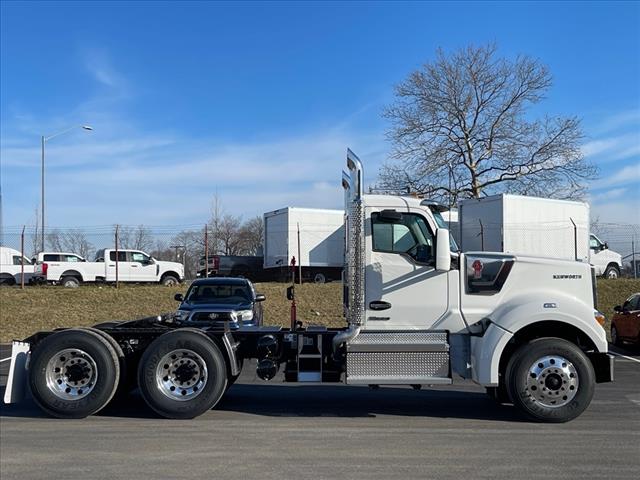 2024 Kenworth W990 Day Cab