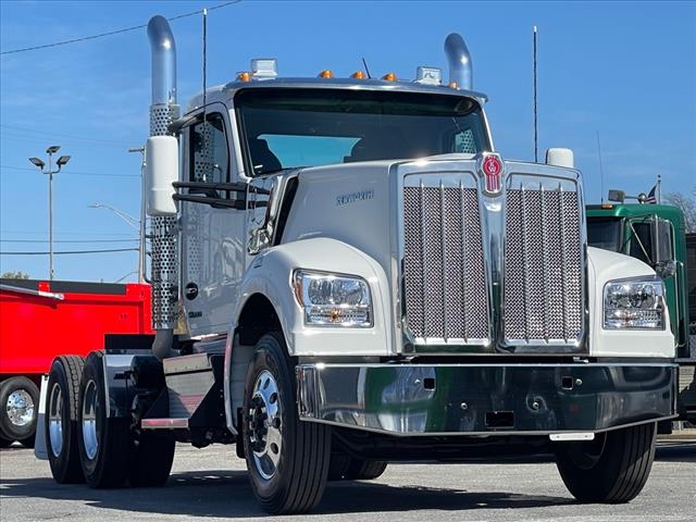 2025 Kenworth W990 Tractor