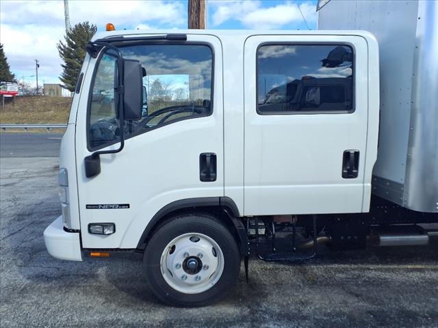 2025 Isuzu NPr HD