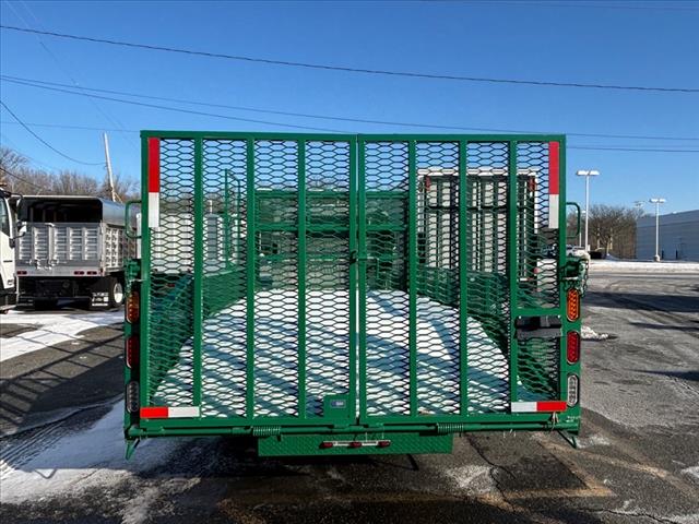 2024 Isuzu NPRHD Dovetail
