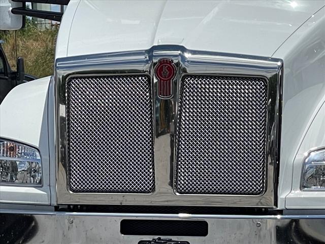 2025 Kenworth T880 Rolloff