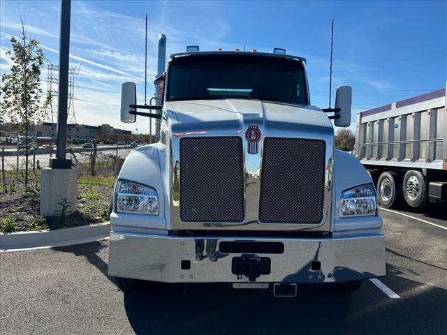 2025 Kenworth T880 Roll-off