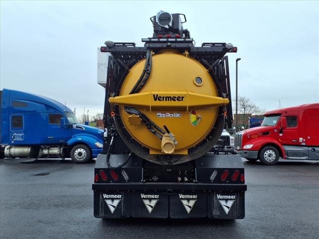 2025 Kenworth T880 VACUUM