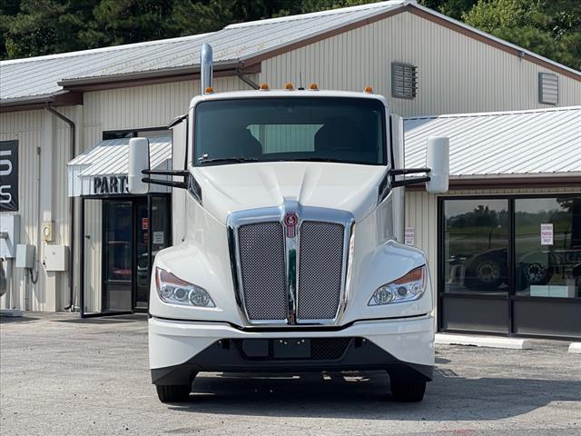 2025 Kenworth T680 Day Cab