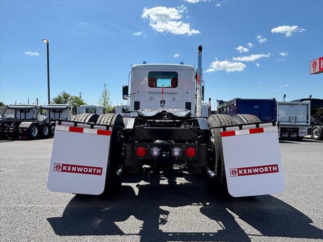 2025 Kenworth T880 Day Cab