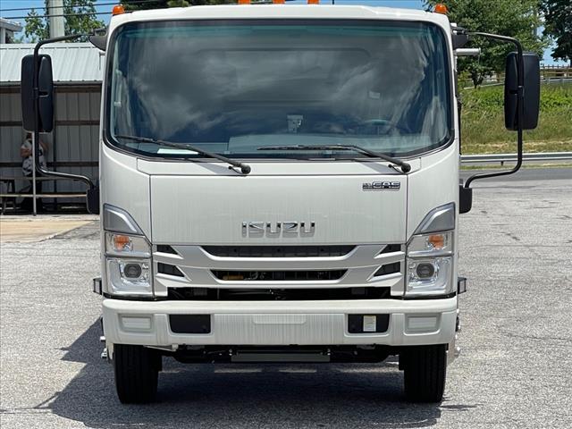 2024 Isuzu NRR Service Body
