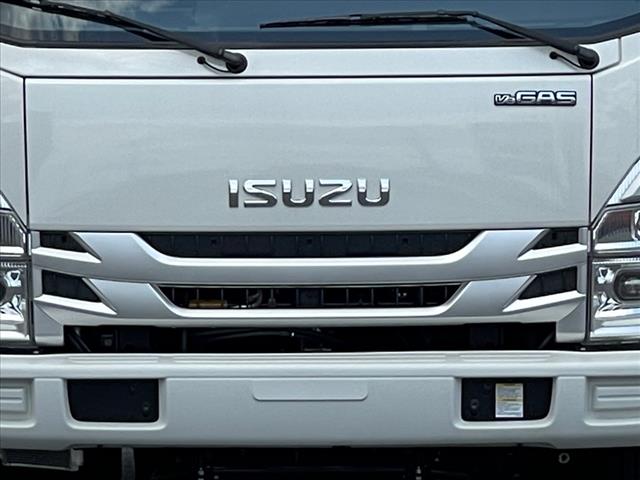 2025 Isuzu NRR Box 148
