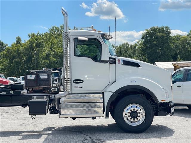 2025 Kenworth T880 Hook