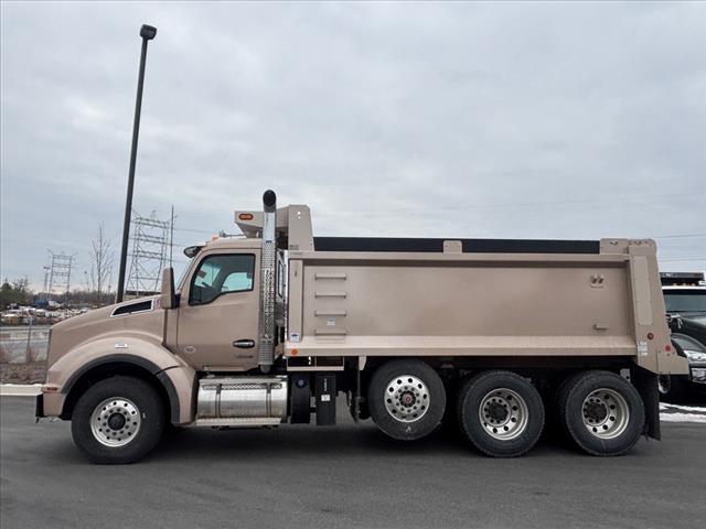 2025 Kenworth T880 Dump