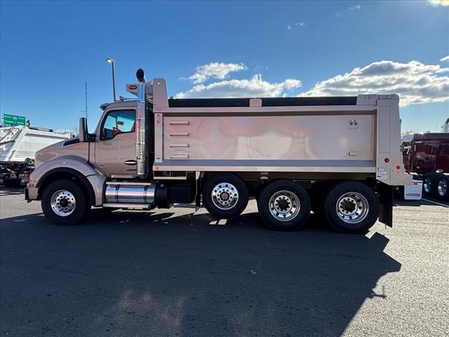 2025 Kenworth T880 Dump