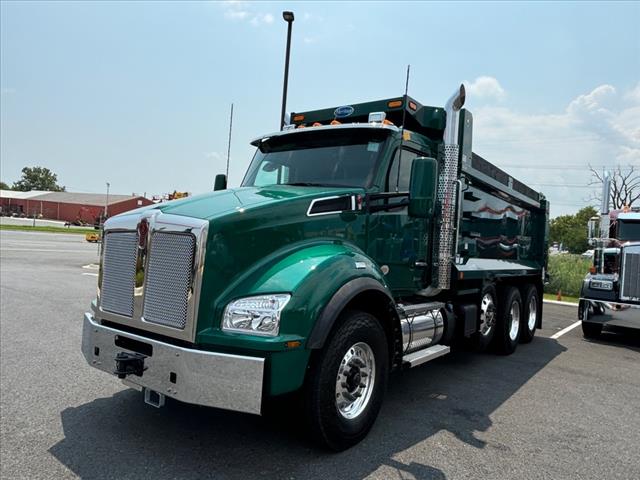 2025 Kenworth T-880 Dump Truck