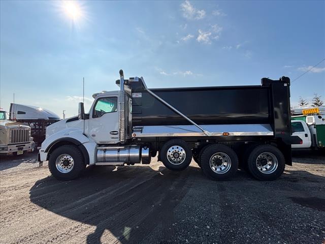 2025 Kenworth T880 Dump