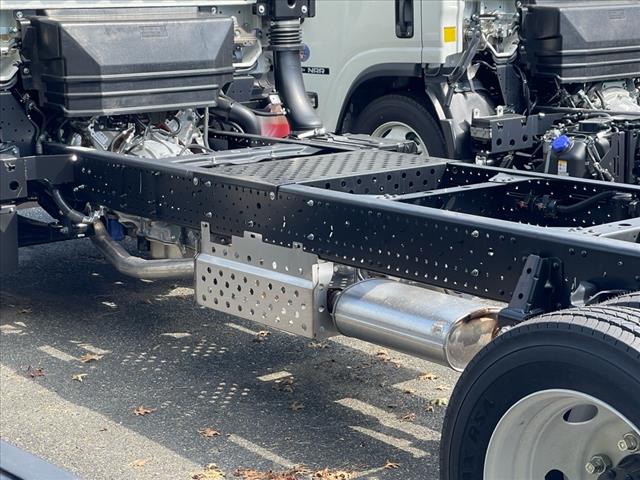 2025 Isuzu NRR Chassis