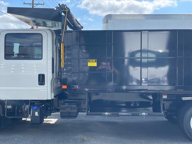 2024 Isuzu NRR CREW Diesel