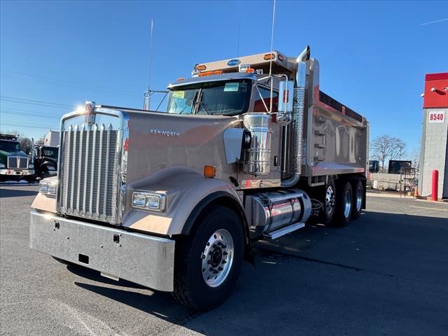 2025 Kenworth W900 Dump