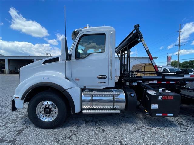 2025 Kenworth T880 Rolloff