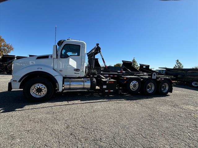 2025 Kenworth T880 Rolloff