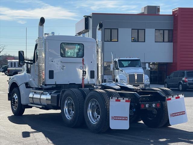 2024 Kenworth W990 Day Cab