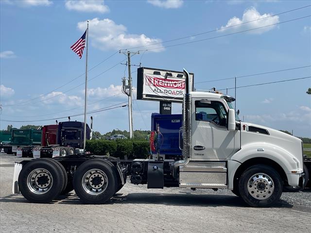 2025 Kenworth T880 Day Cab