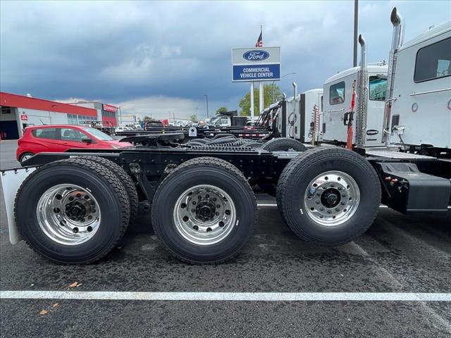 2025 Kenworth T880 Single Cab