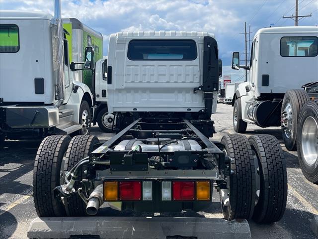 2025 Isuzu NRR Crew Cab