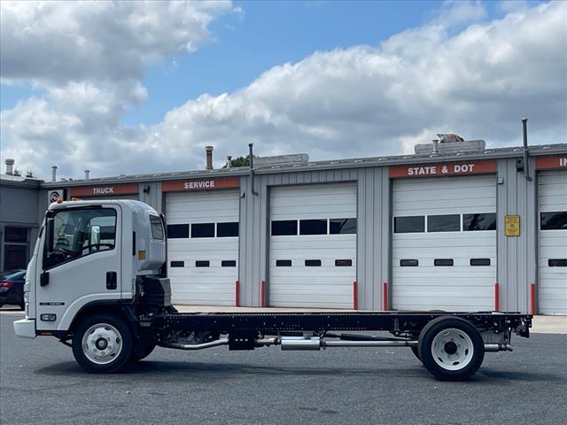 2025 Isuzu NRR Chassis Gas