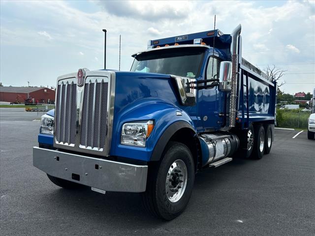 2025 Kenworth W-990 Dump Truck