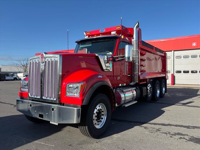 2025 Kenworth W990 Dump