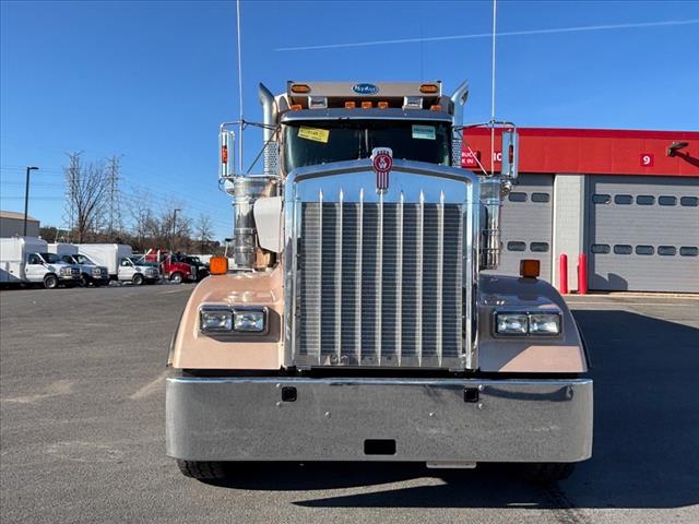 2025 Kenworth W900 Dump