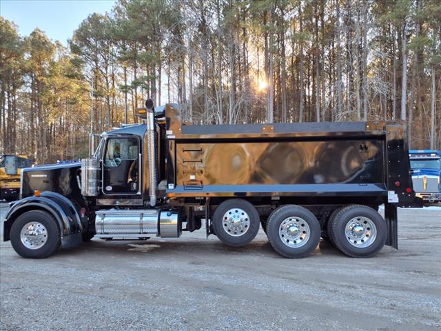 2025 Kenworth W900 Dump