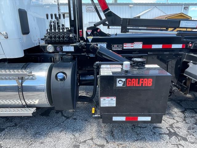 2025 Kenworth T880 Rolloff