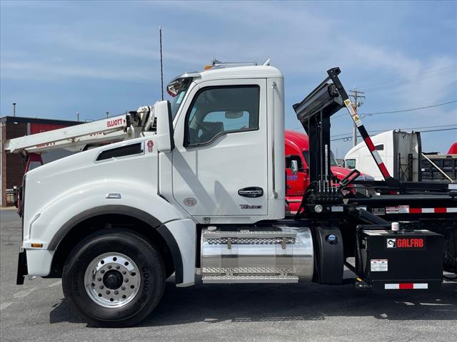 2025 Kenworth T880 Rolloff