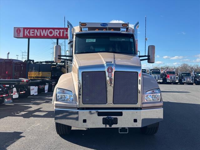 2025 Kenworth T880 Dump