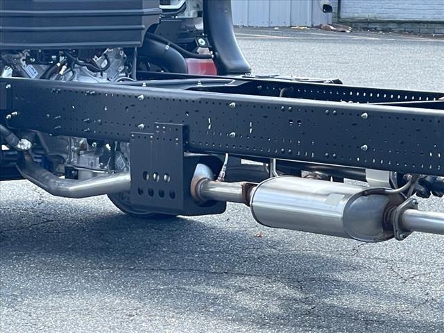 2025 Isuzu NRR Chassis Gas