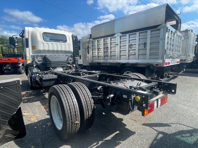 2025 Isuzu NRR Chassis