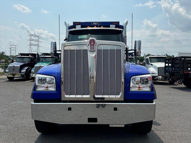 2025 Kenworth W-990 Dump truck