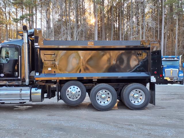 2025 Kenworth W900 Dump