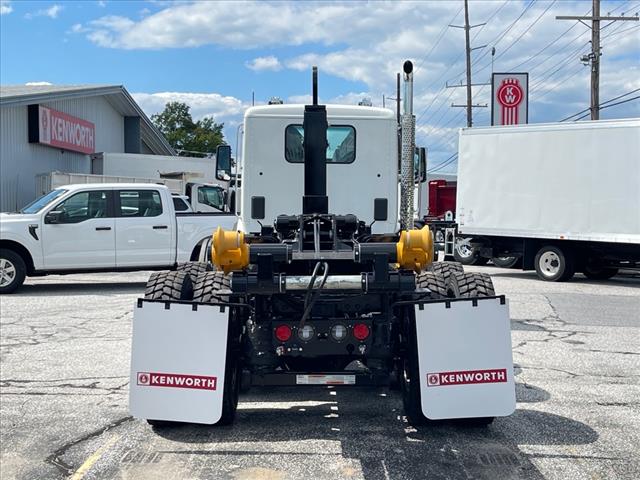 2025 Kenworth T880 Hook