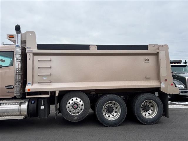 2025 Kenworth T880 Dump