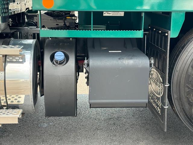 2025 Kenworth T-880 Dump Truck
