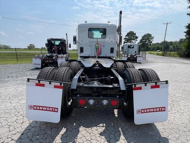 2025 Kenworth T880 Day Cab