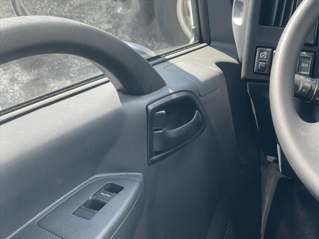 2025 Isuzu NRR Crew Cab