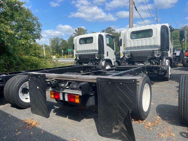 2025 Isuzu NRR Chassis