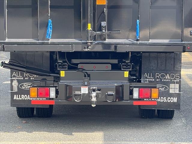 2024 Isuzu NRR CREW Diesel
