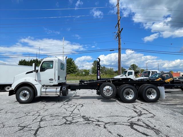 2025 Kenworth T880 Hook