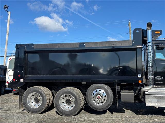 2025 Kenworth T880 Dump