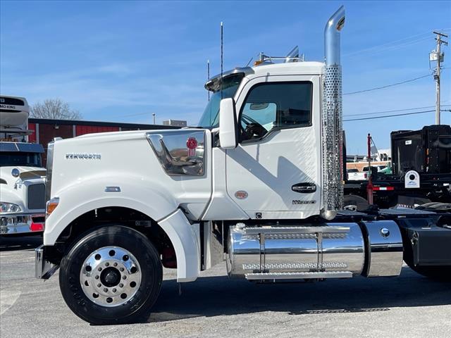 2025 Kenworth W990 Tractor