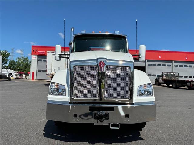 2025 Kenworth T880 Day Cab