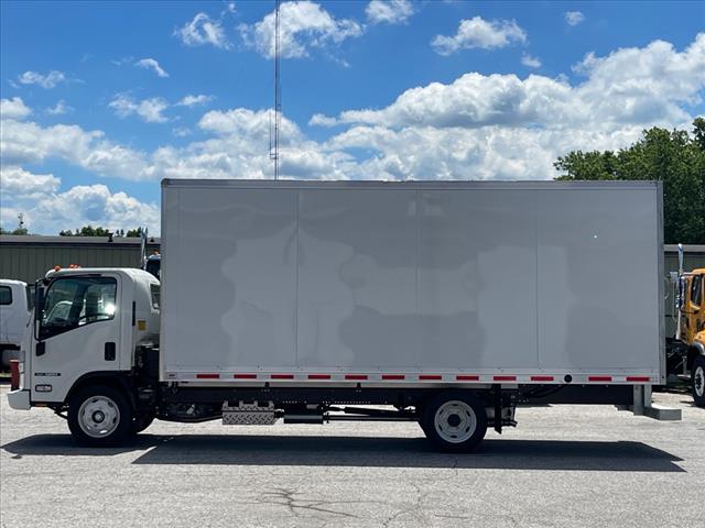 2024 Isuzu NRR GAS 20' Dry Van